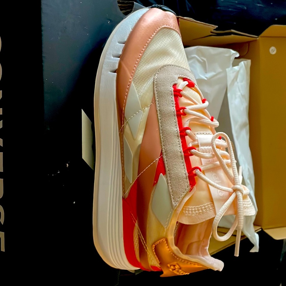 Beautiful rose gold and pink reeboks New In Box